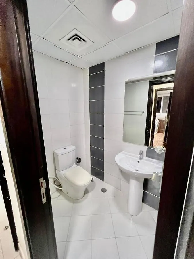 דובאי Solo Partition Room In Al Barsha 1 Near Mashreq Metro בית אירוח